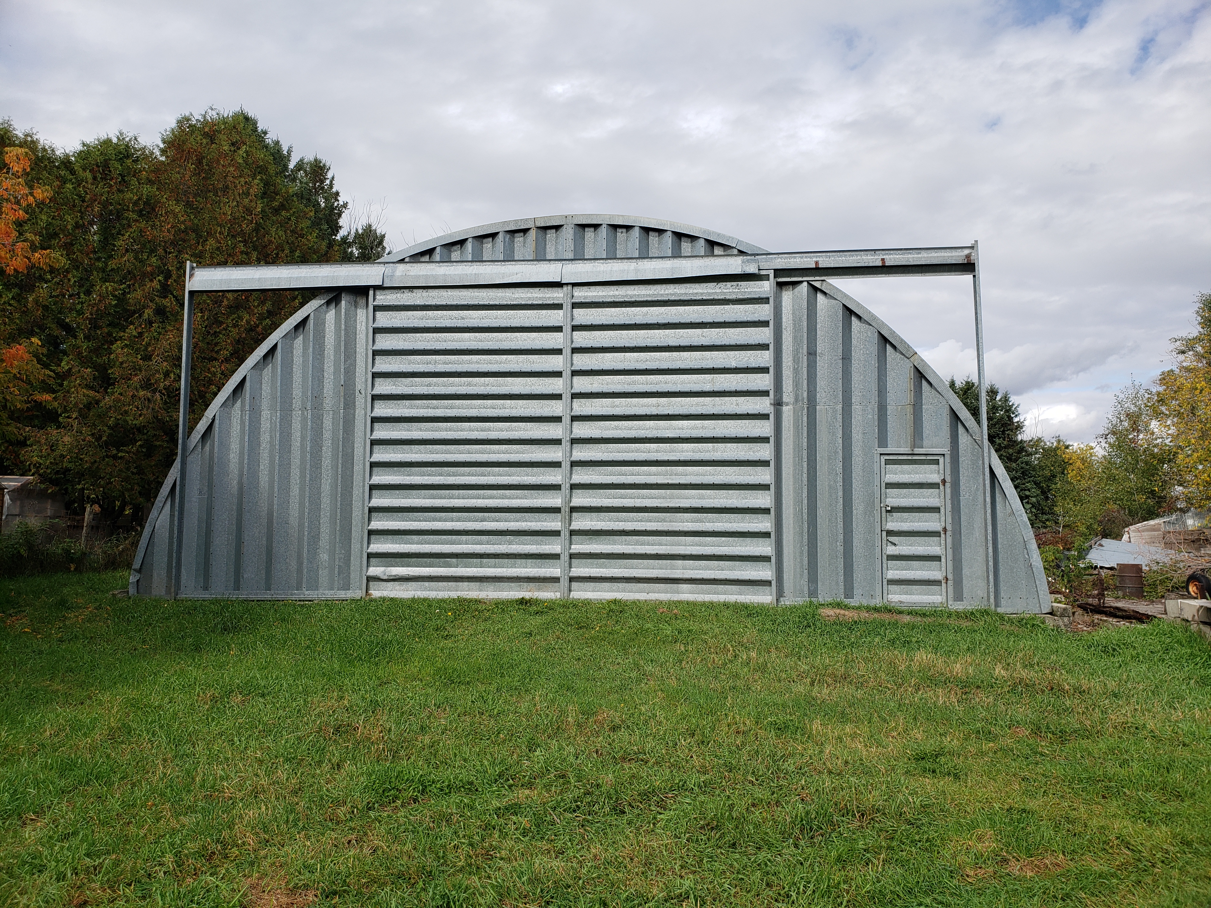 Drive-through exterior yard and warehouses